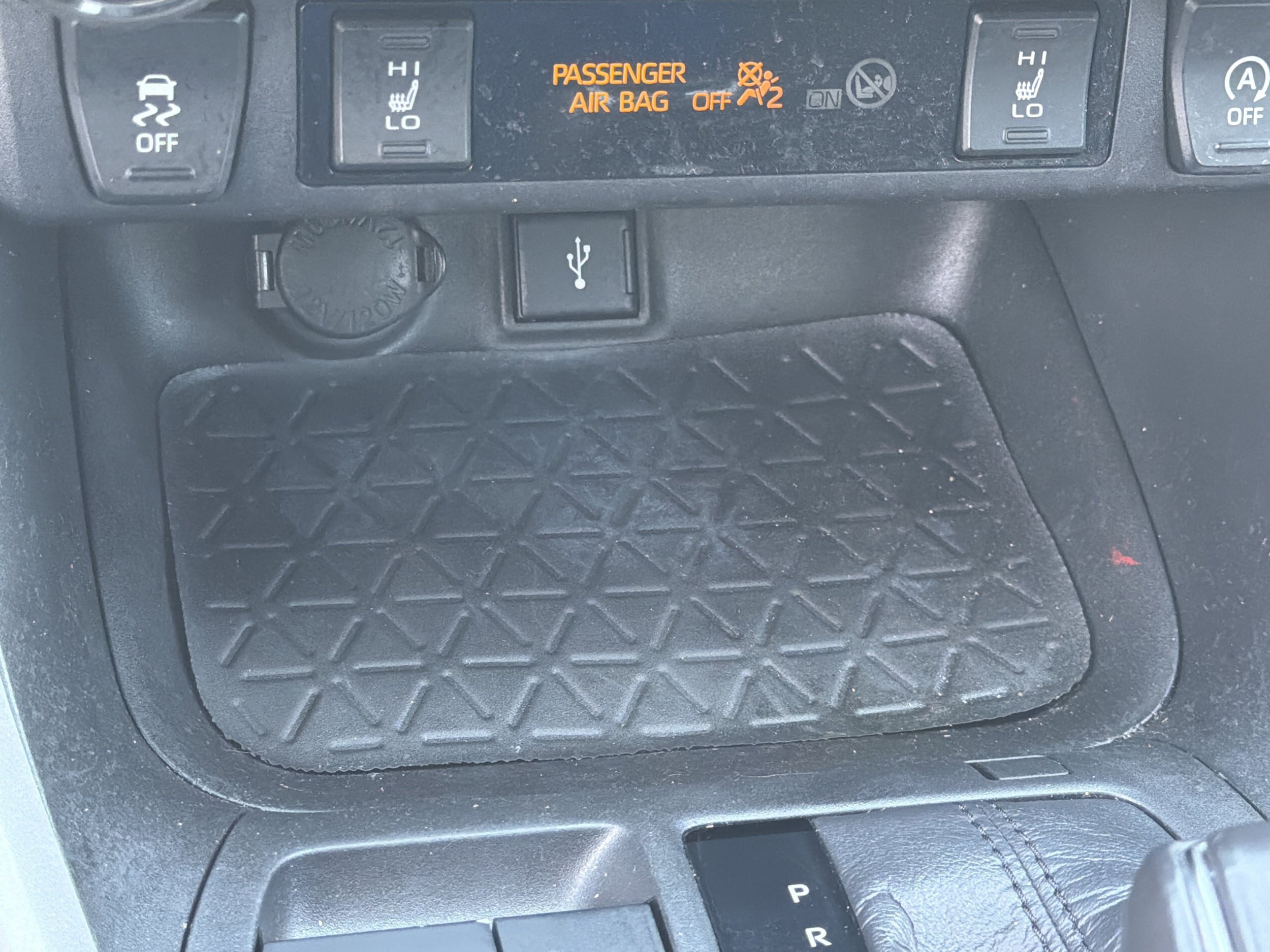 Used 2021 Toyota RAV4 XLE Premium FWD image 6