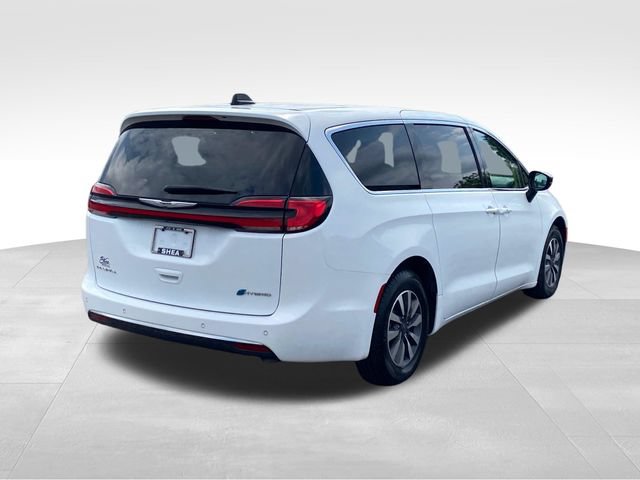 Used 2024 Chrysler Pacifica Limited FWD image 3