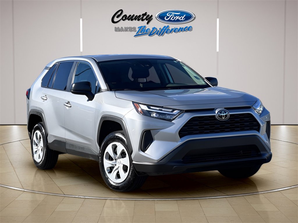 Used 2023 Toyota RAV4 LE image 1