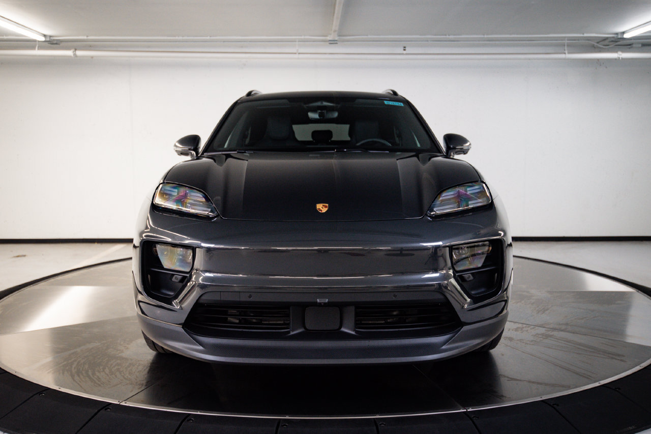 New 2026 Porsche Macan 4 Electric AWD/4WD image 10
