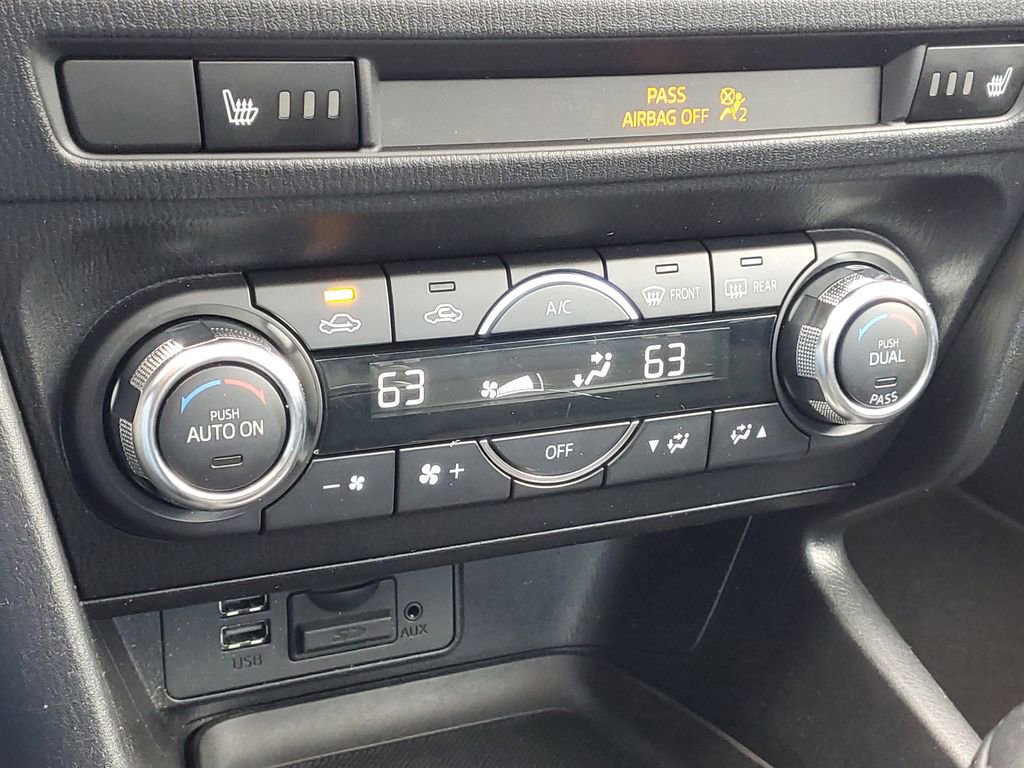 Used 2018 MAZDA MAZDA3 Touring image 26