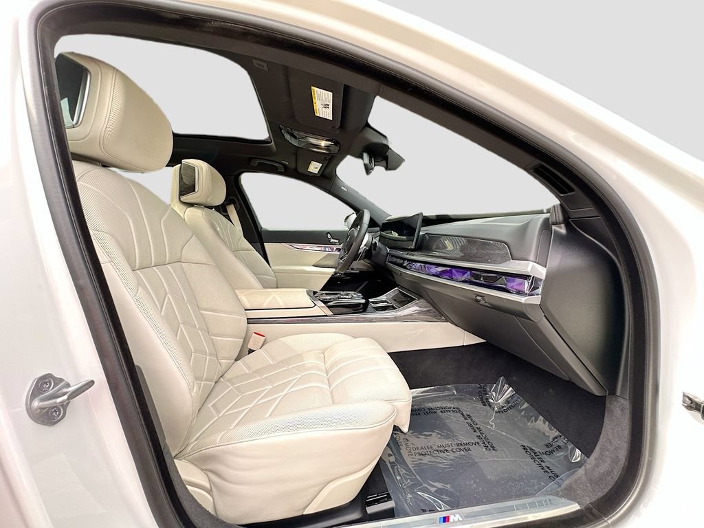 Used 2023 BMW 740i RWD image 30