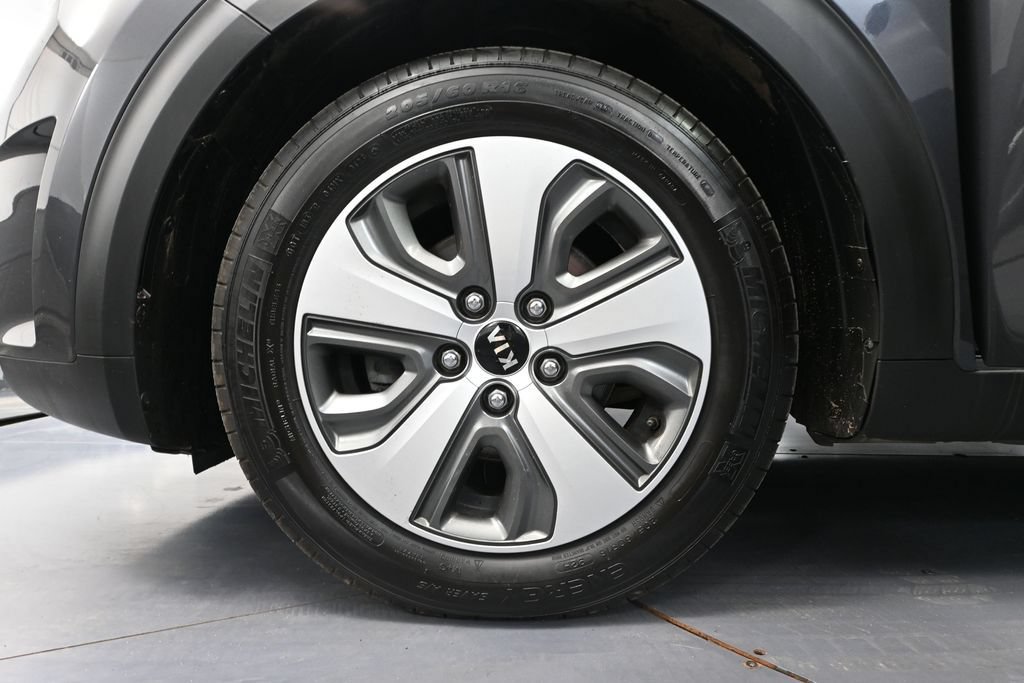 Used 2019 Kia Niro EX FWD image 16