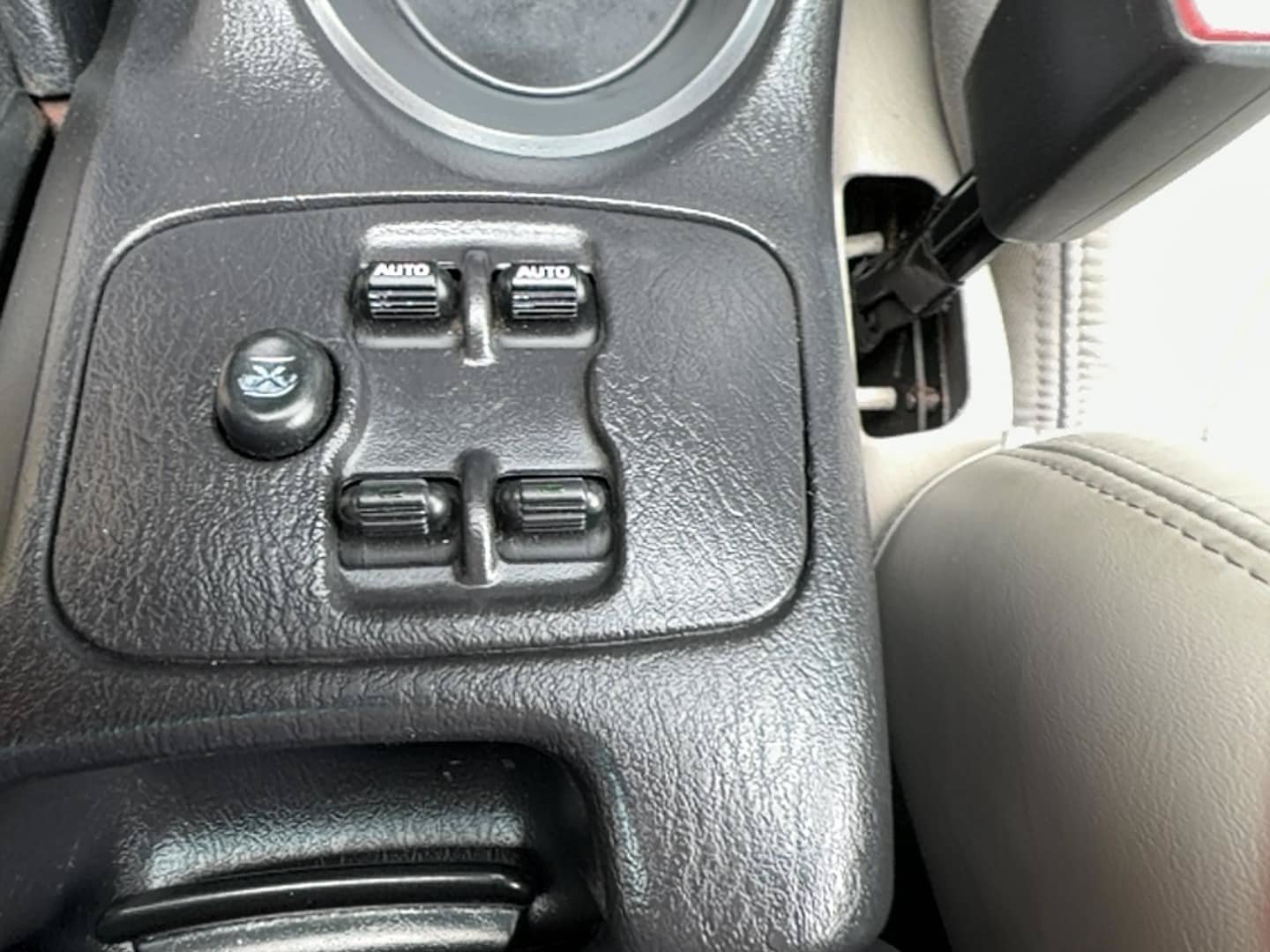 Used 2002 Jeep Liberty Limited AWD/4WD image 12
