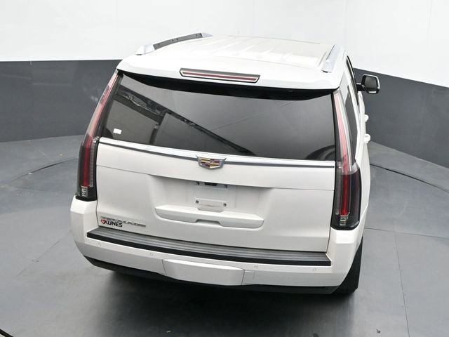 Used 2017 Cadillac Escalade Luxury AWD/4WD image 19