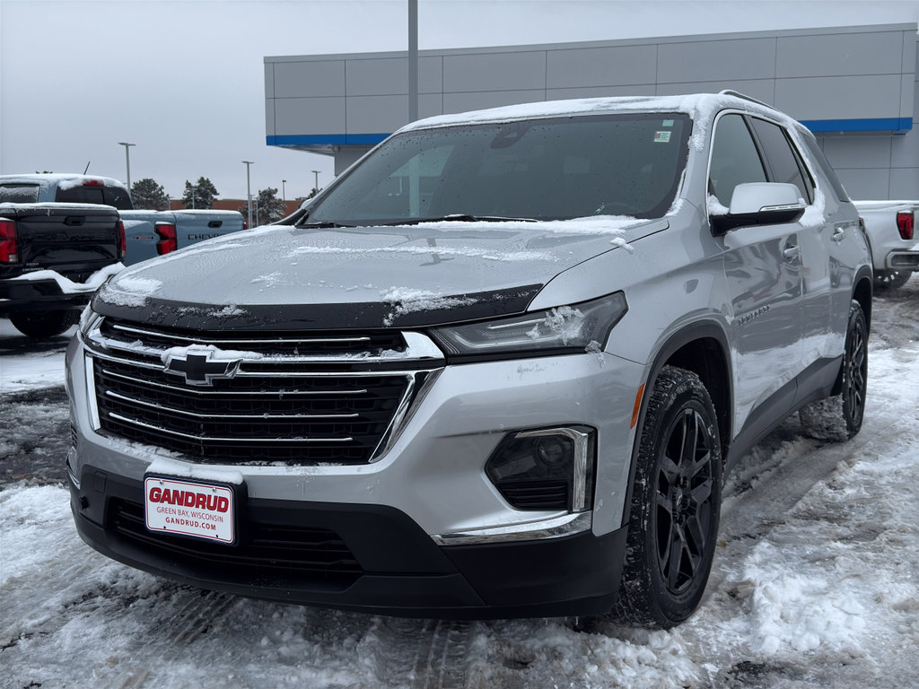 Used 2022 Chevrolet Traverse LT image 2