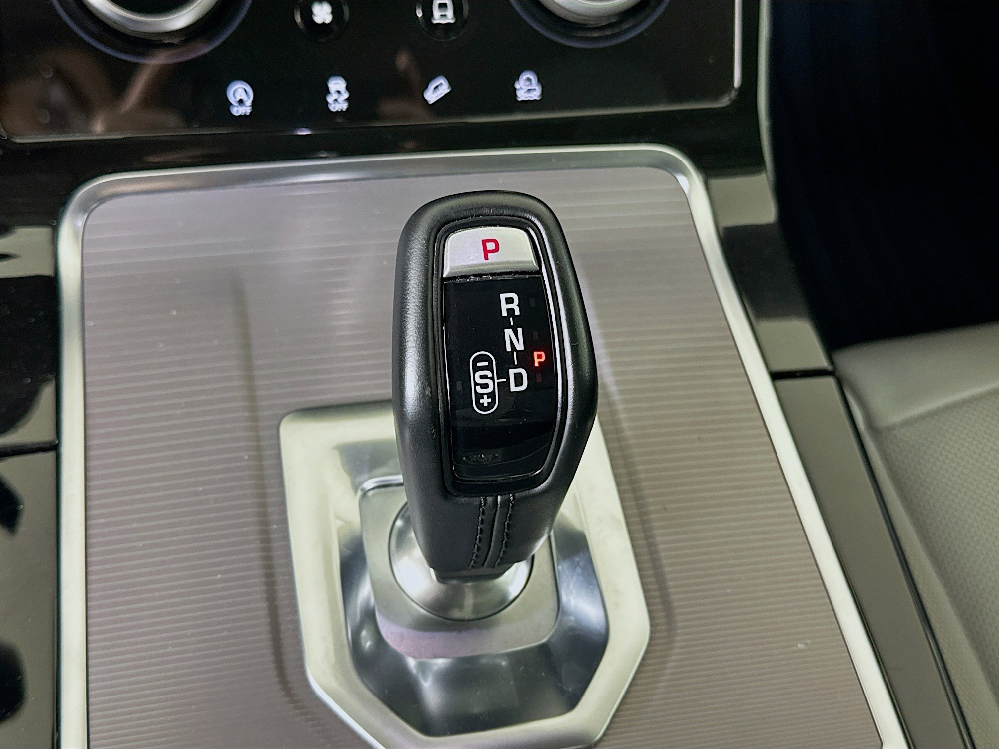 Used 2023 Land Rover Range Rover Evoque S image 25