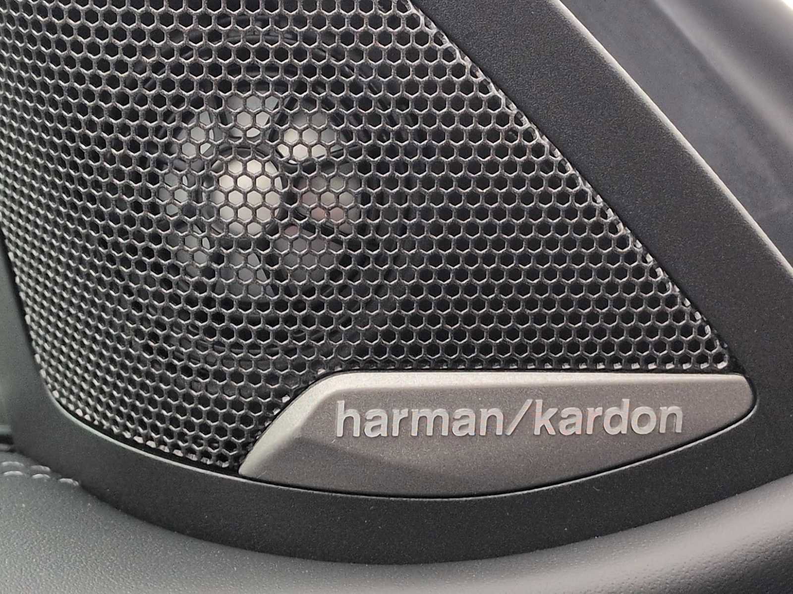 Used 2023 BMW M4 Coupe w/ M Driver's Package image 34