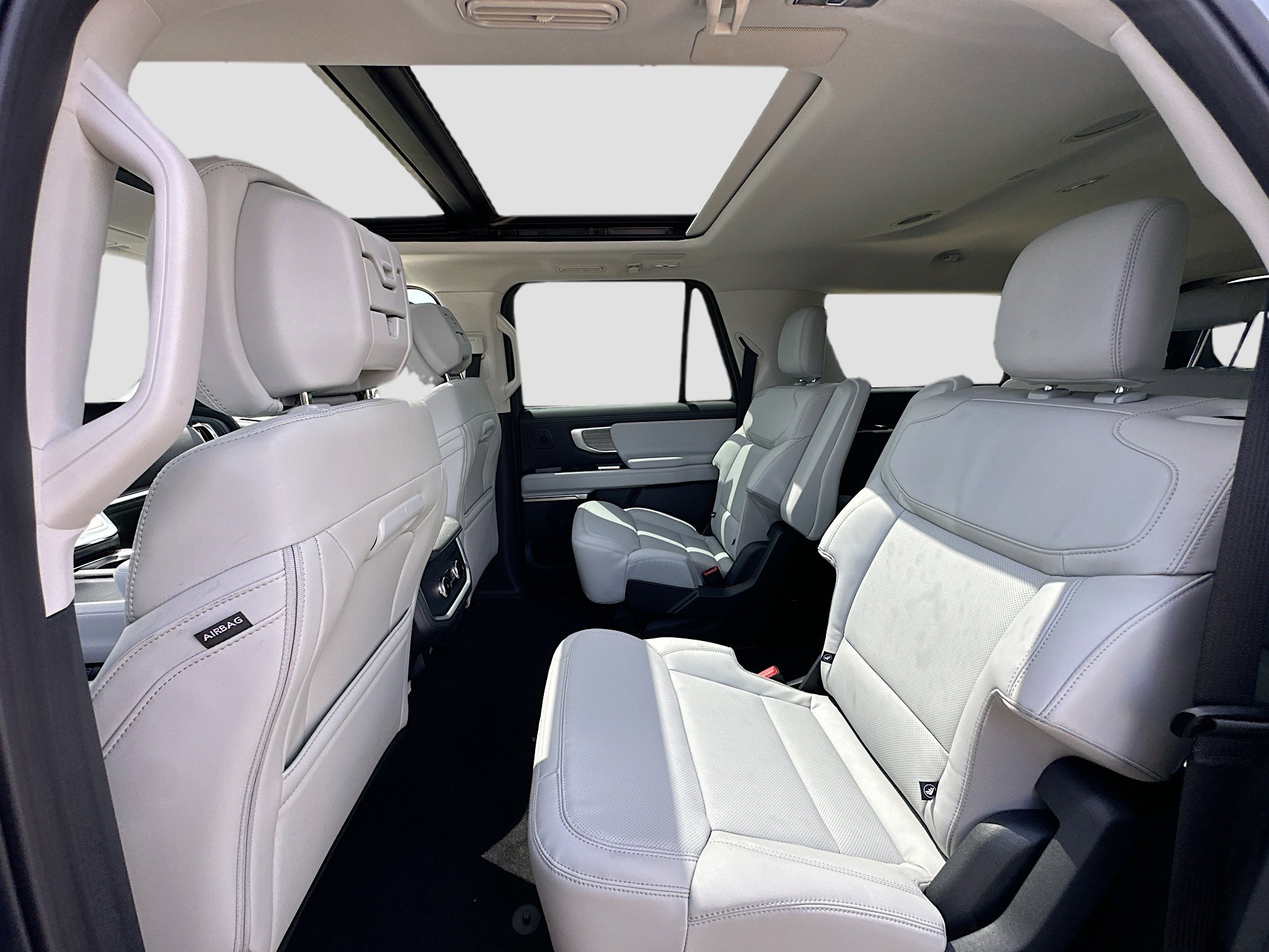 New 2026 Ford Expedition Max Platinum image 17