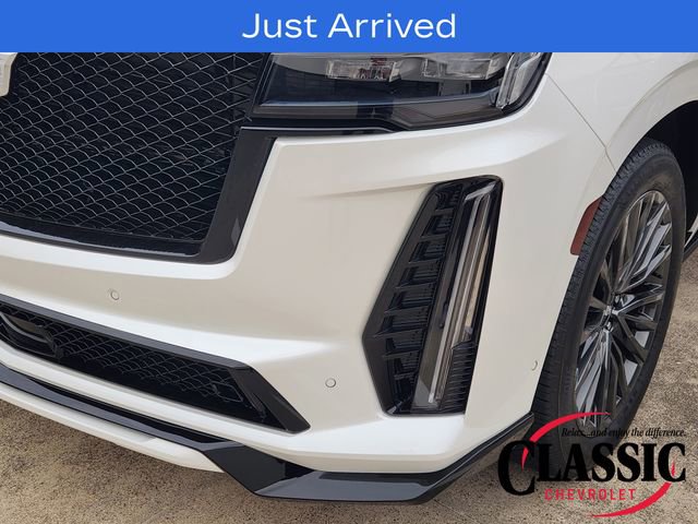 Used 2023 Cadillac Escalade V w/ LPO, ONYX Package AWD/4WD image 11