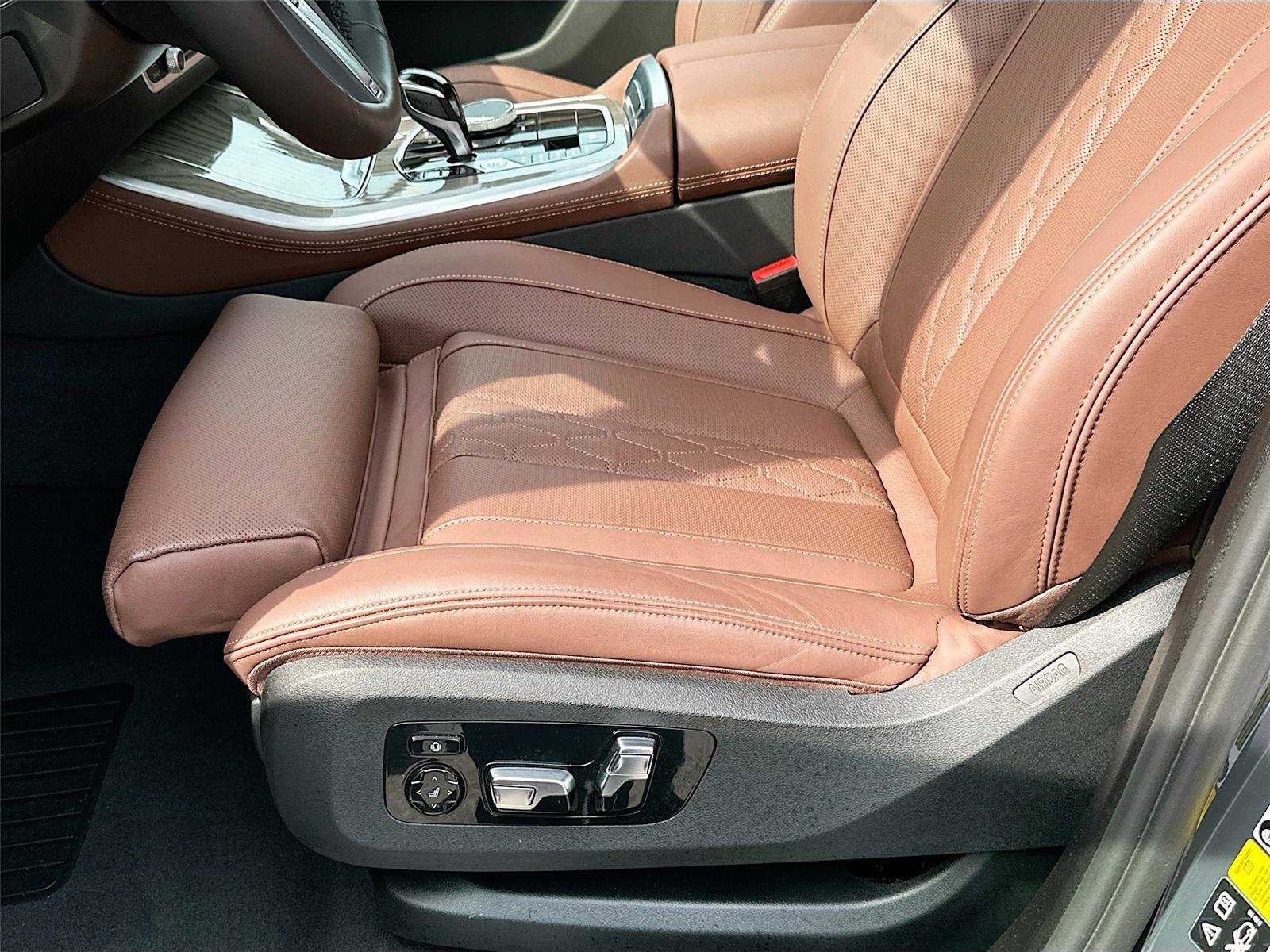 Used 2023 BMW X5 M50i w/ Climate Comfort Package image 20