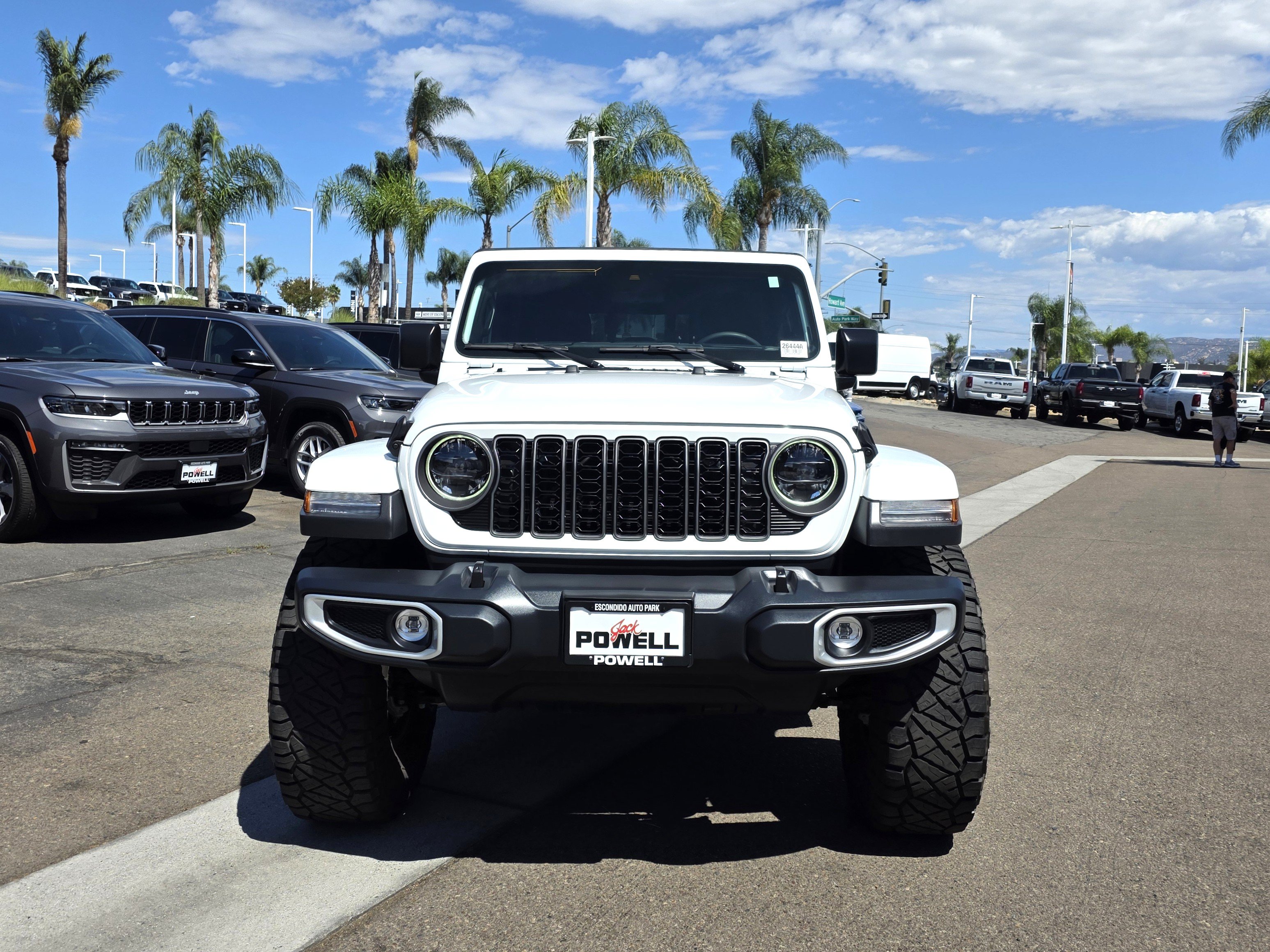 Used 2025 Jeep Gladiator Sport AWD/4WD image 7