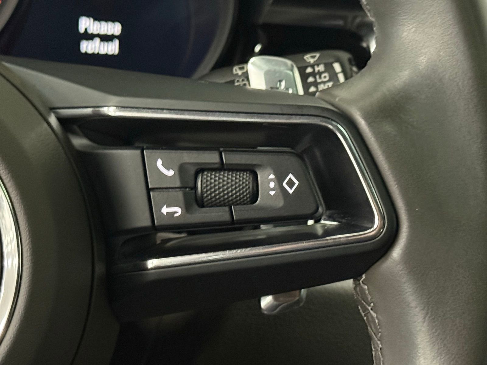 Used 2024 Porsche Macan w/ Premium Plus Package image 27