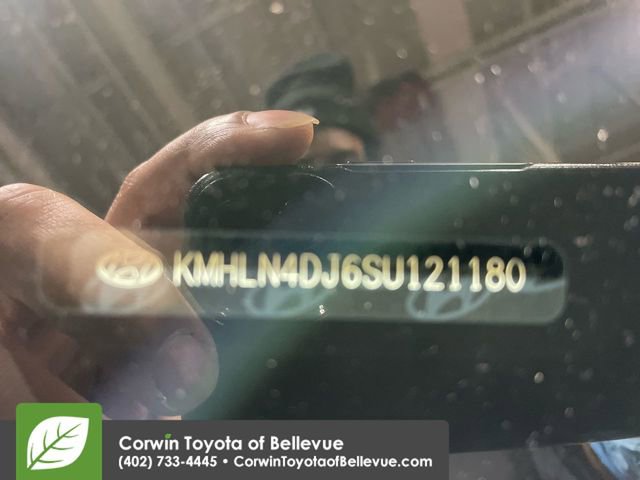 Used 2025 Hyundai Elantra Limited image 28