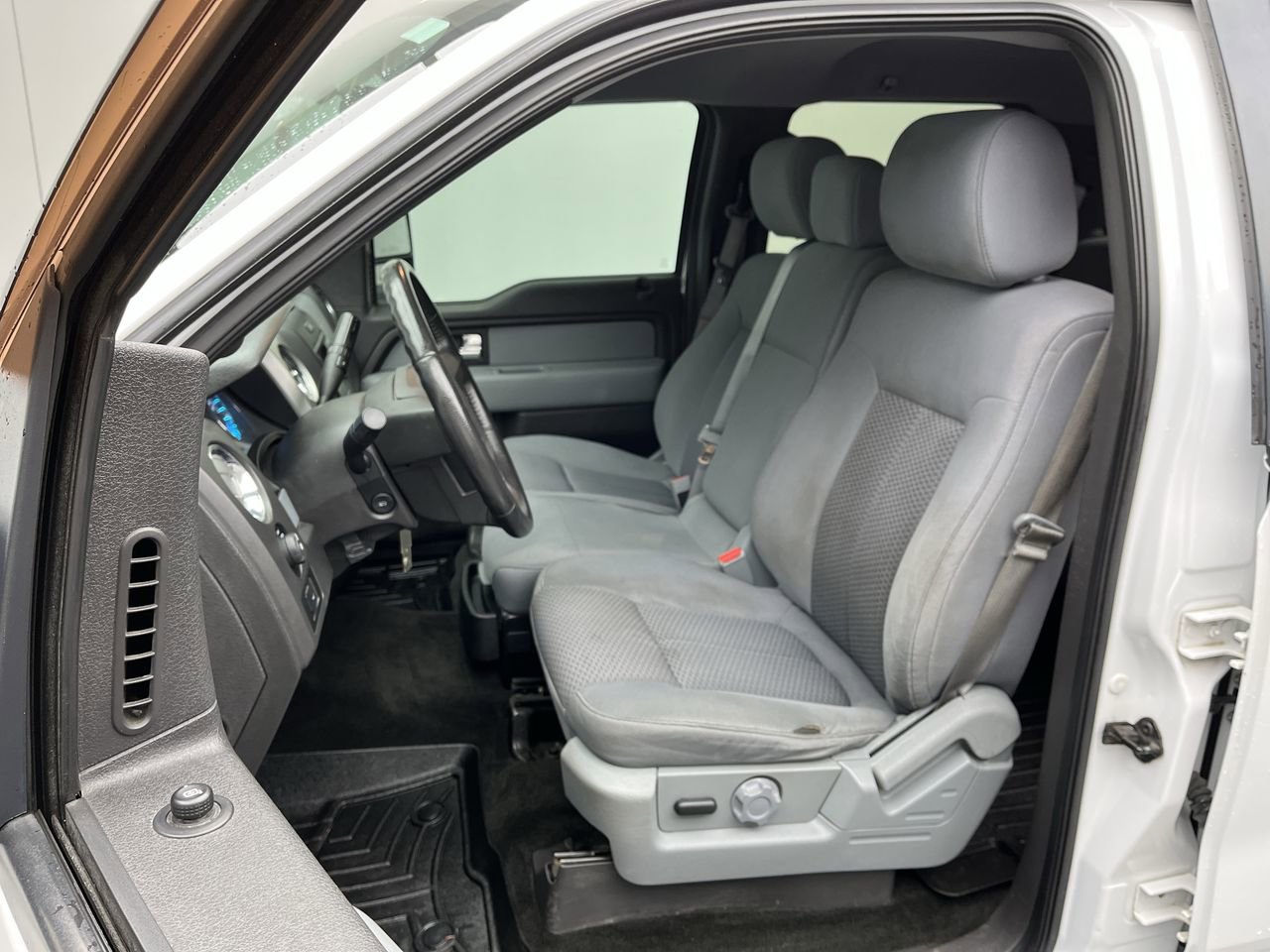 Used 2013 Ford F150 XLT w/ Mid Equipment Group AWD/4WD image 10