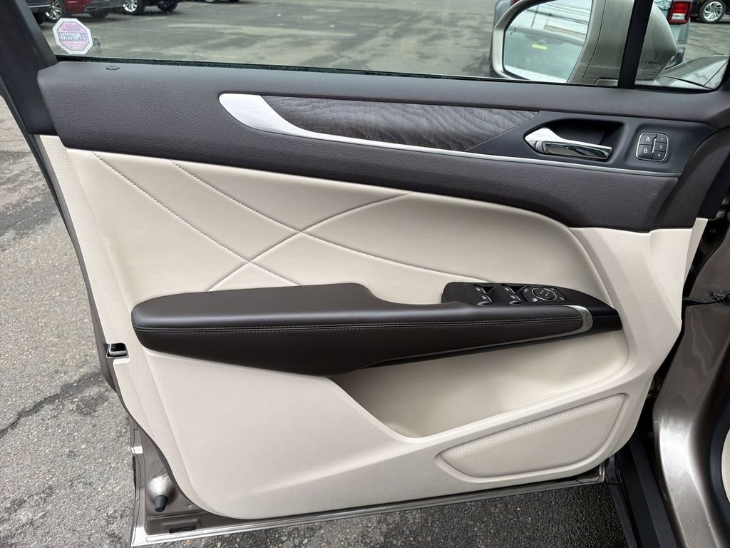 Used 2019 Lincoln MKC Reserve w/ MKC Climate Package image 10