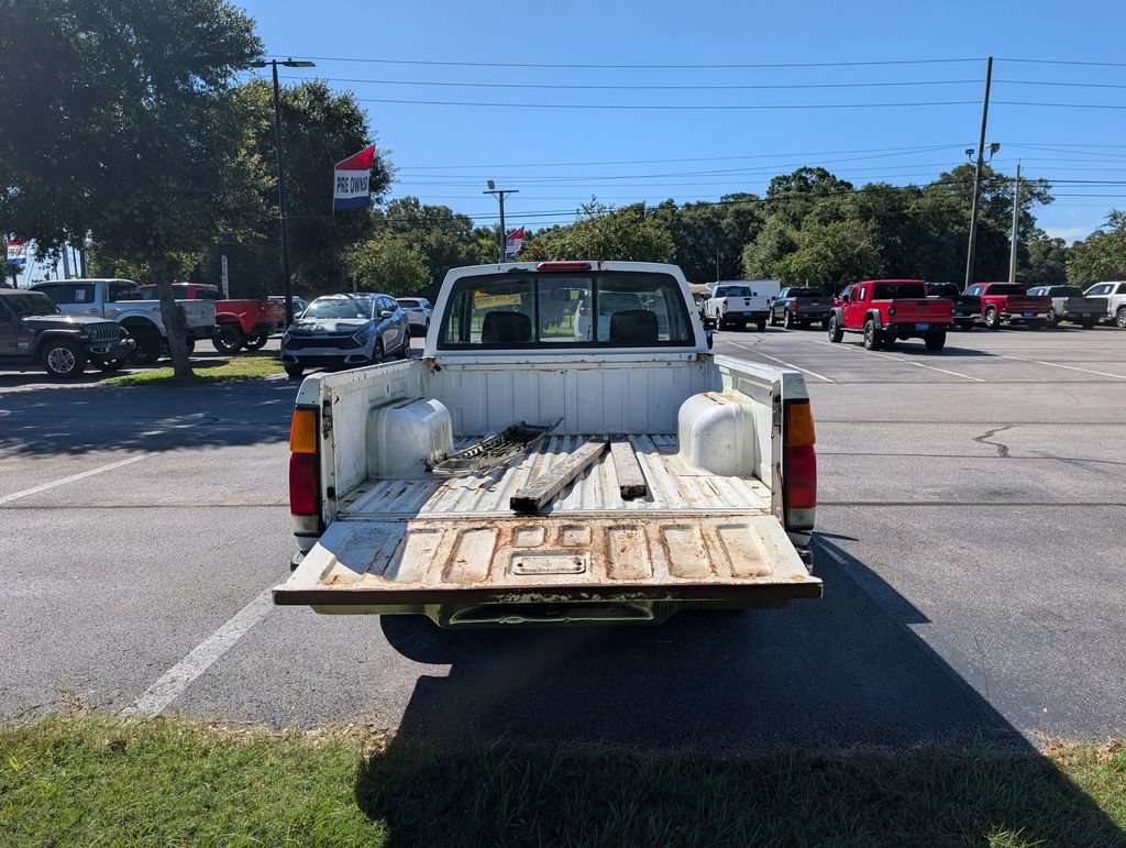 Used 1997 Nissan Pickup XE RWD image 10