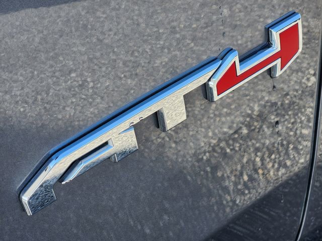 Used 2022 GMC Yukon AT4 image 9