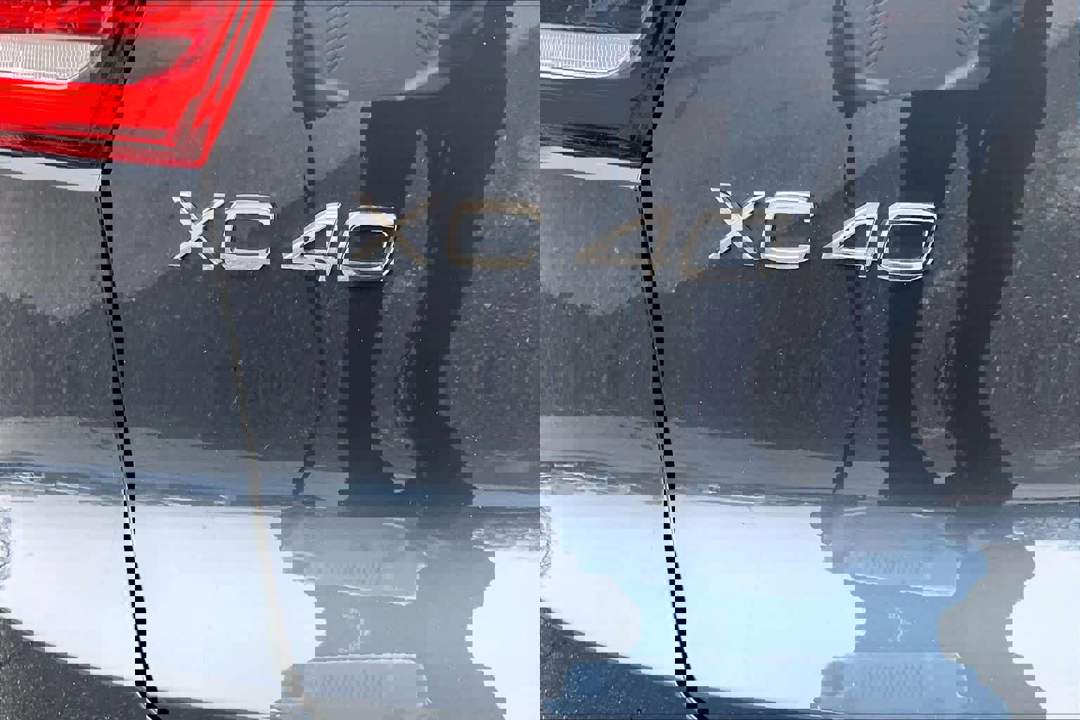 Used 2026 Volvo XC40 B5 Core w/ Climate Package image 9