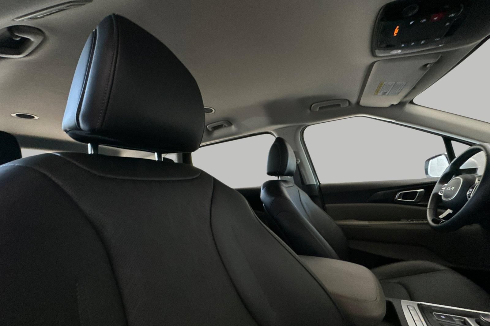 Used 2026 Kia Carnival LXS FWD image 19