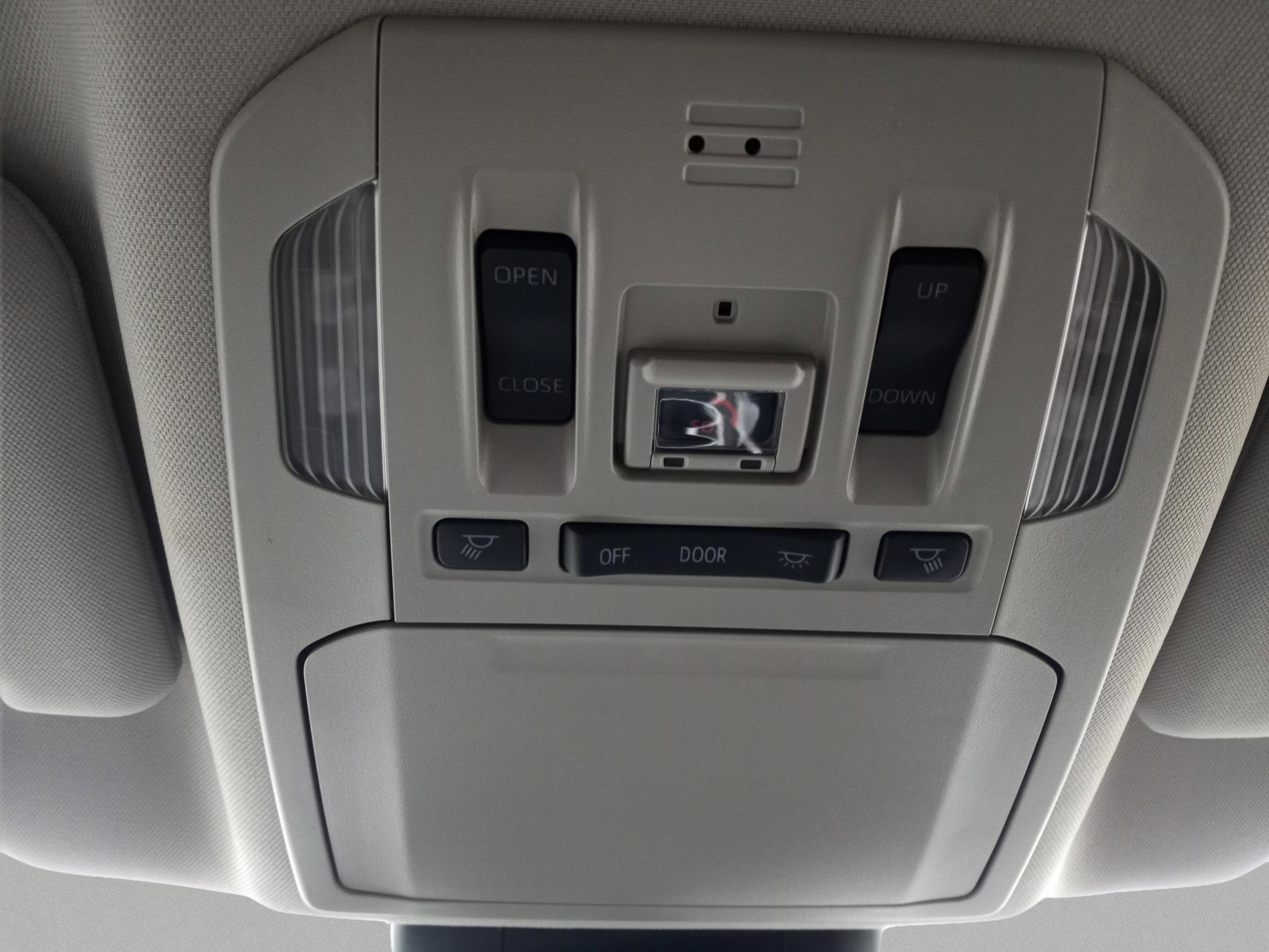 Used 2023 Toyota Highlander L image 17