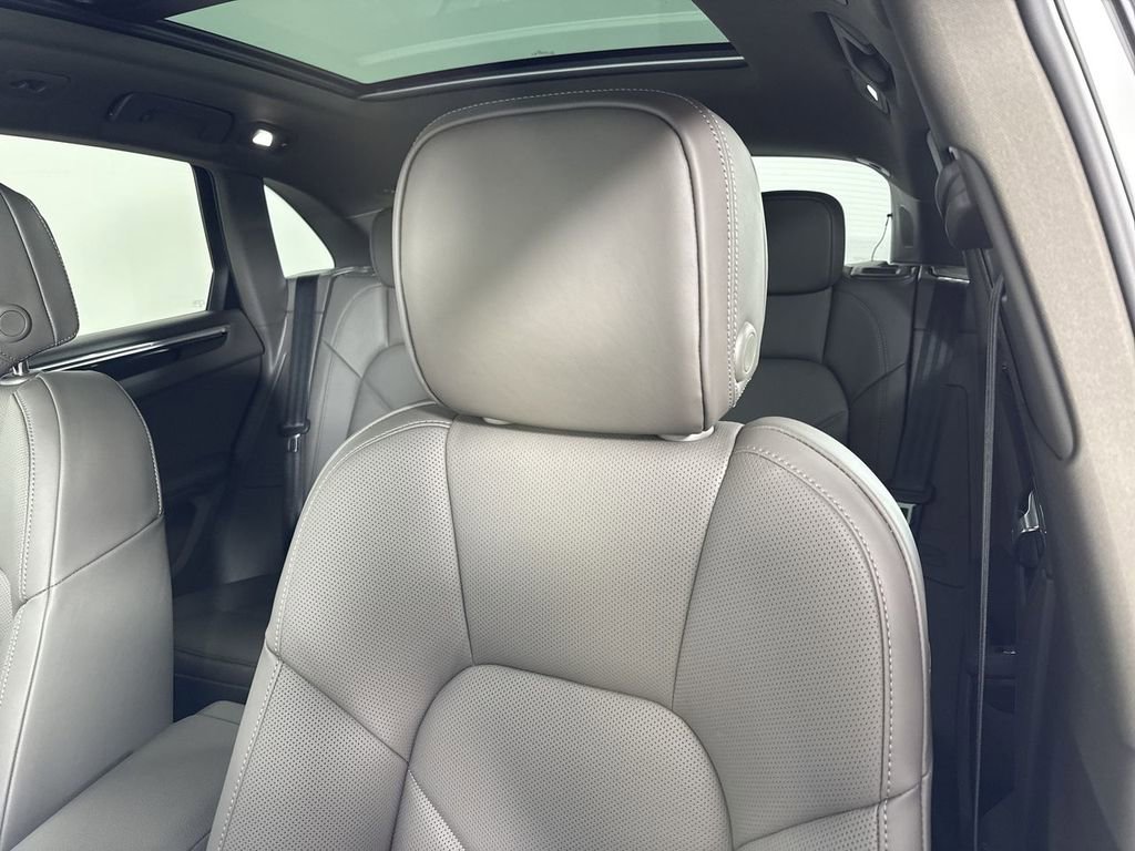 New 2026 Porsche Macan AWD/4WD image 41