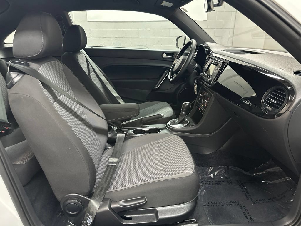 Used 2019 Volkswagen Beetle 2.0T S FWD image 20