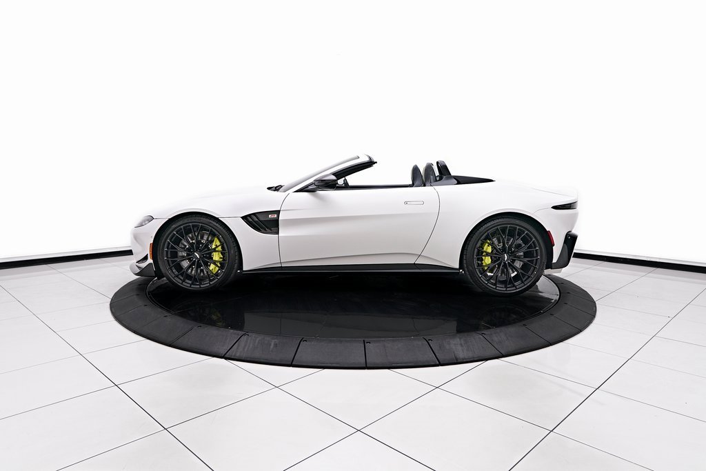 Used 2023 Aston Martin V8 Vantage Roadster image 15