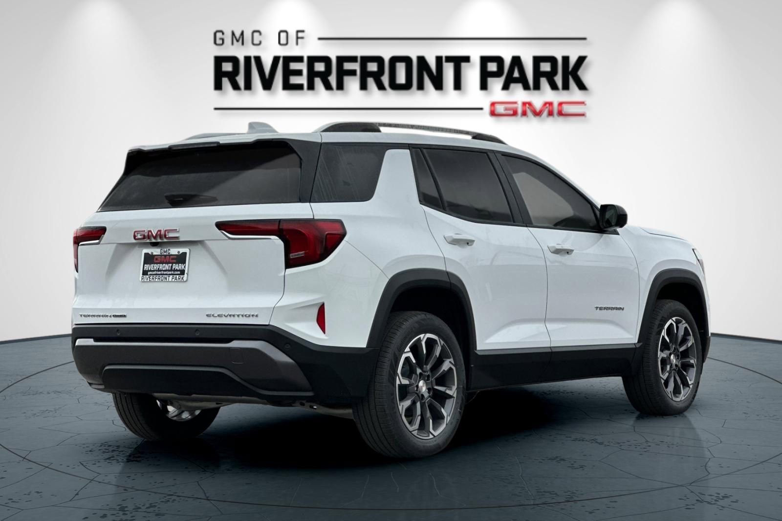 New 2026 GMC Terrain Elevation w/ Elevation Premium Package AWD/4WD image 3