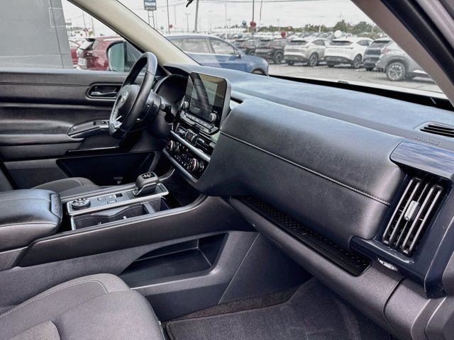 Certified 2025 Nissan Pathfinder SV AWD/4WD image 25