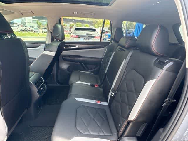 Used 2024 Volkswagen Atlas Peak Edition SE AWD/4WD image 13