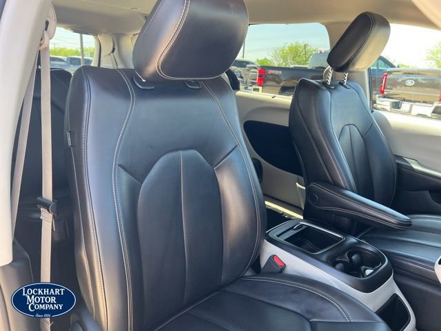 Used 2023 Chrysler Pacifica Touring-L image 23