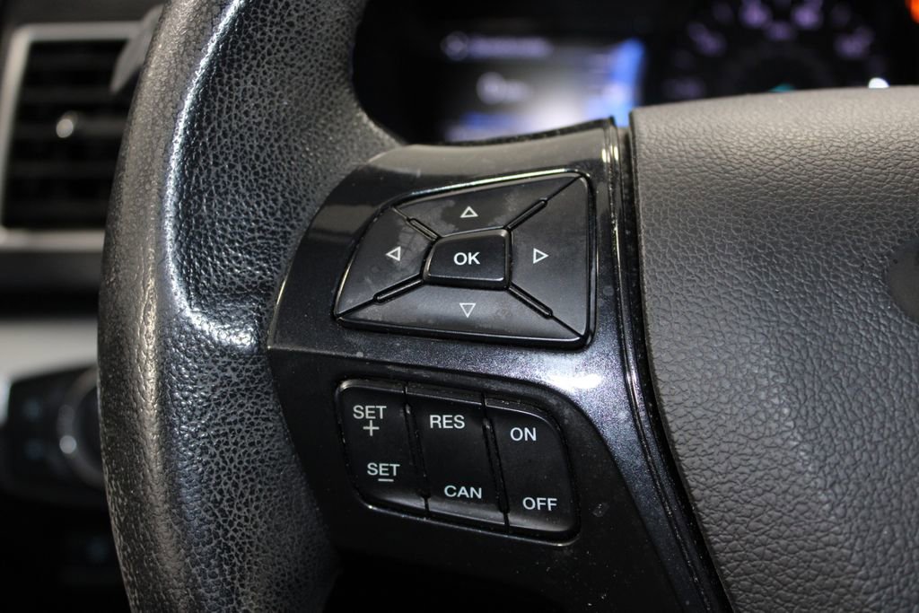 Used 2017 Ford Explorer XLT w/ Equipment Group 201A AWD/4WD image 22