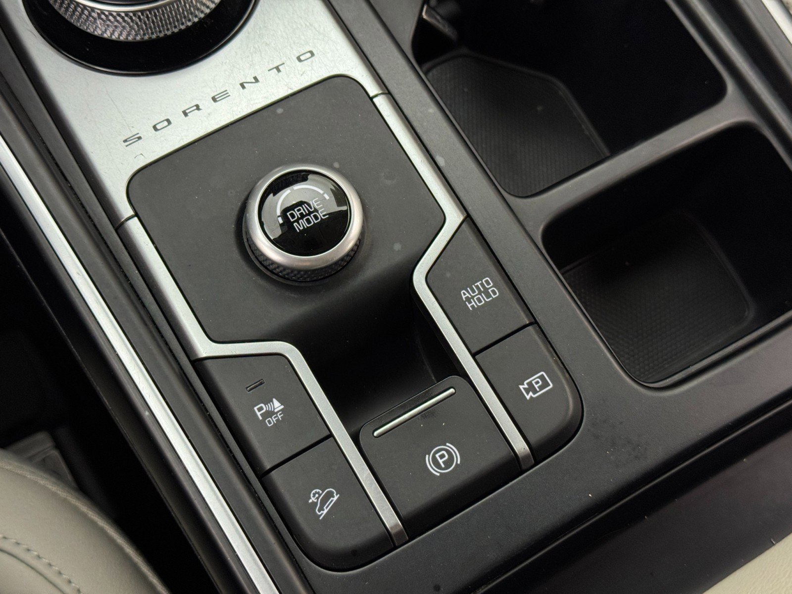 Used 2021 Kia Sorento S image 27