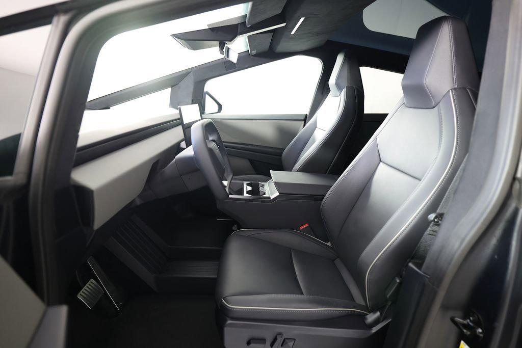 Used 2024 Tesla Cybertruck AWD Crew Cab image 18
