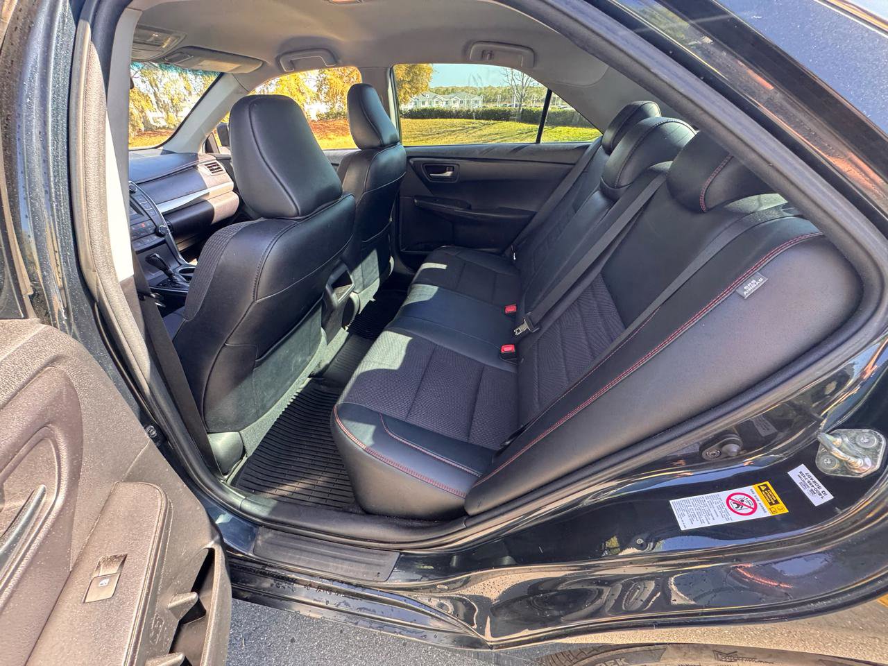 Used 2017 Toyota Camry SE image 14