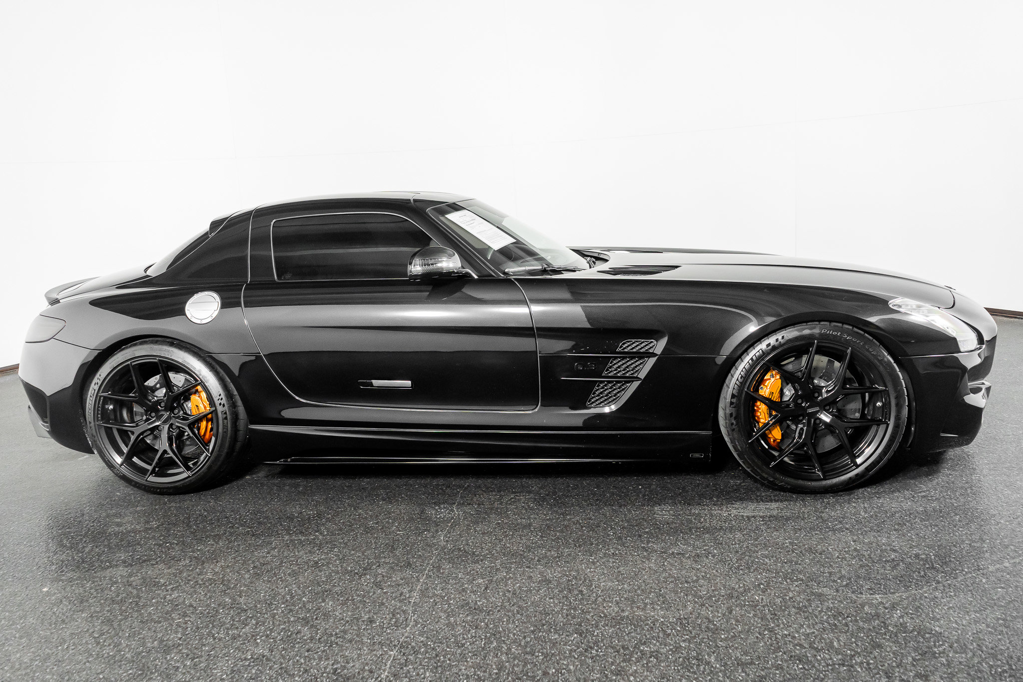 Used 2011 Mercedes-Benz SLS AMG Coupe image 5