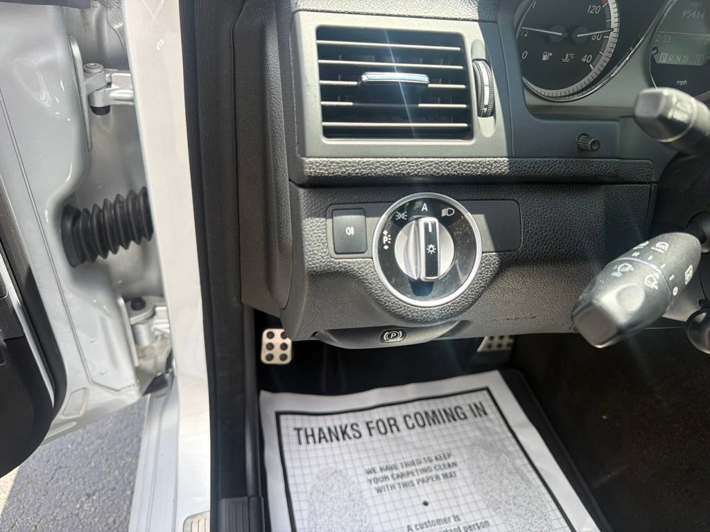 Used 2011 Mercedes-Benz C 300 4MATIC Sedan image 21
