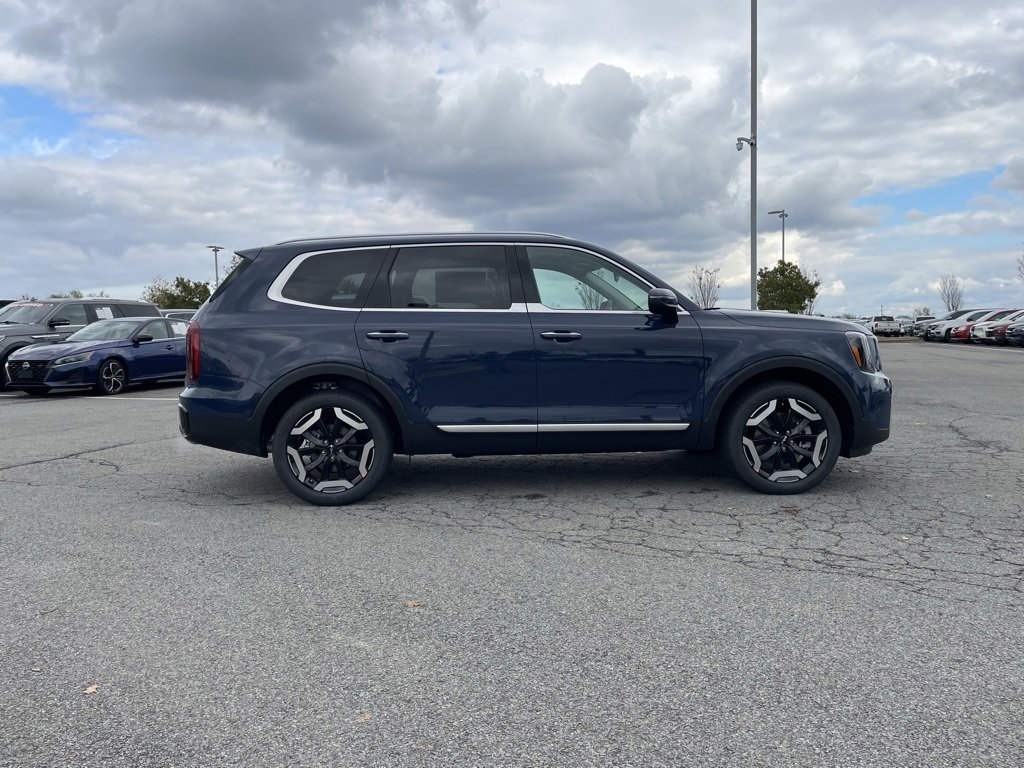 New 2025 Kia Telluride S image 9