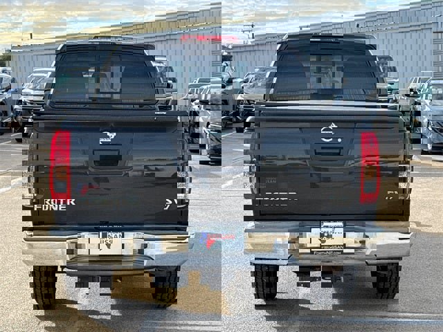 Used 2014 Nissan Frontier SV image 8