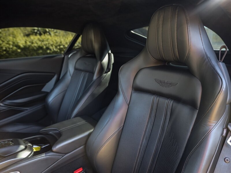 Used 2020 Aston Martin V8 Vantage Coupe RWD image 24