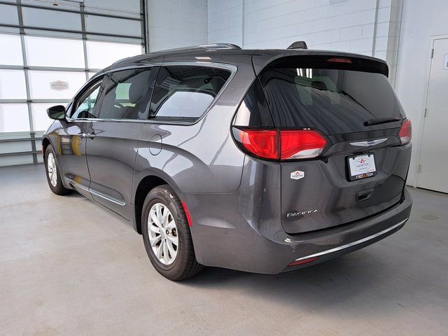 Used 2024 Kia Carnival LX FWD image 7