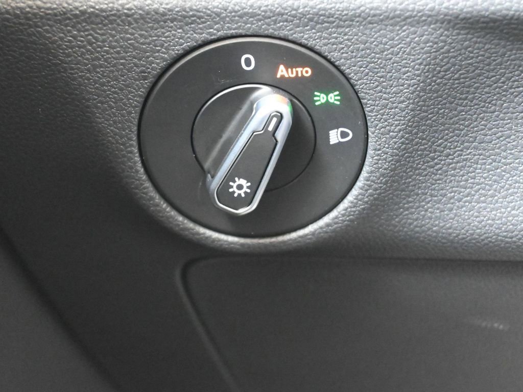 Used 2023 Volkswagen Jetta SE w/ Black Wheel Package image 23