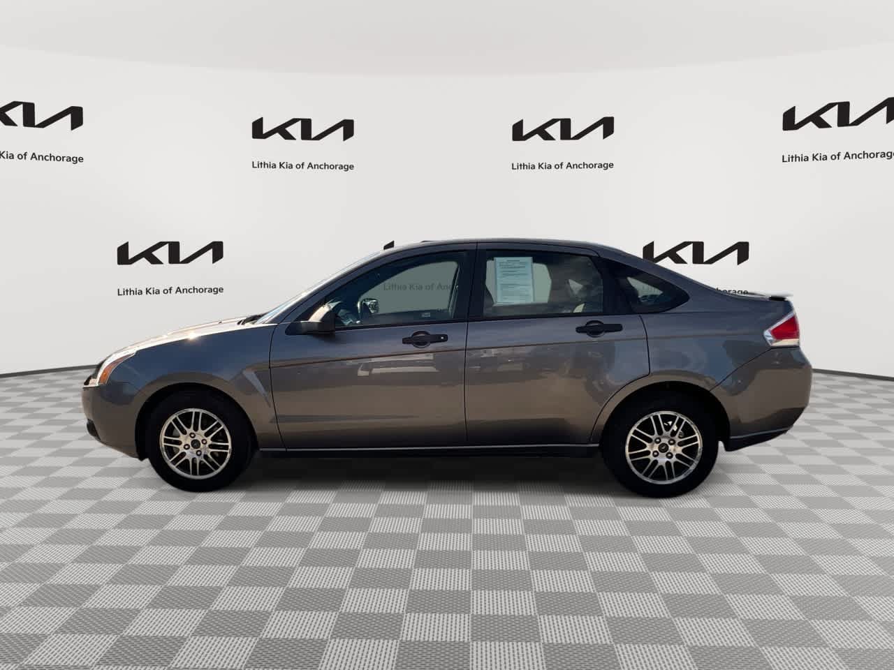 Used 2011 Ford Focus SE w/ 201A Rapid Spec Order Code FWD image 1