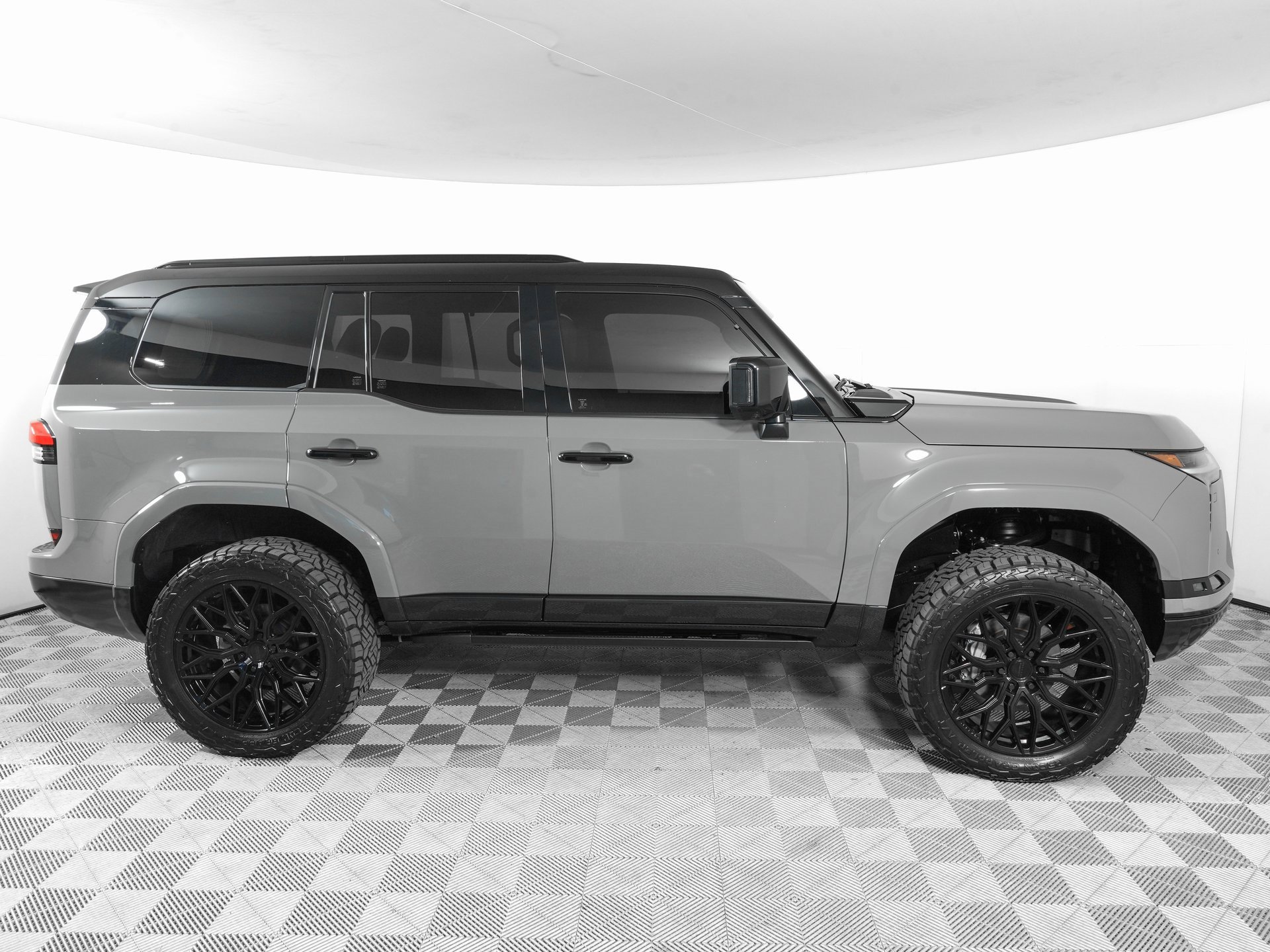 Used 2025 Lexus GX 550 image 5