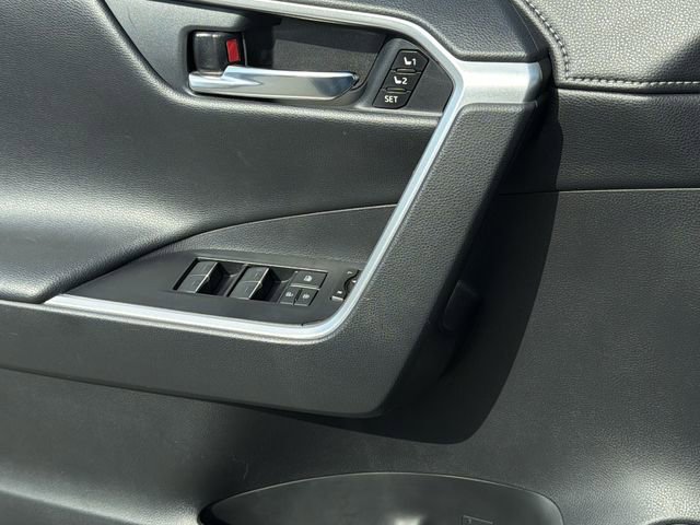 Used 2020 Toyota RAV4 Limited image 34