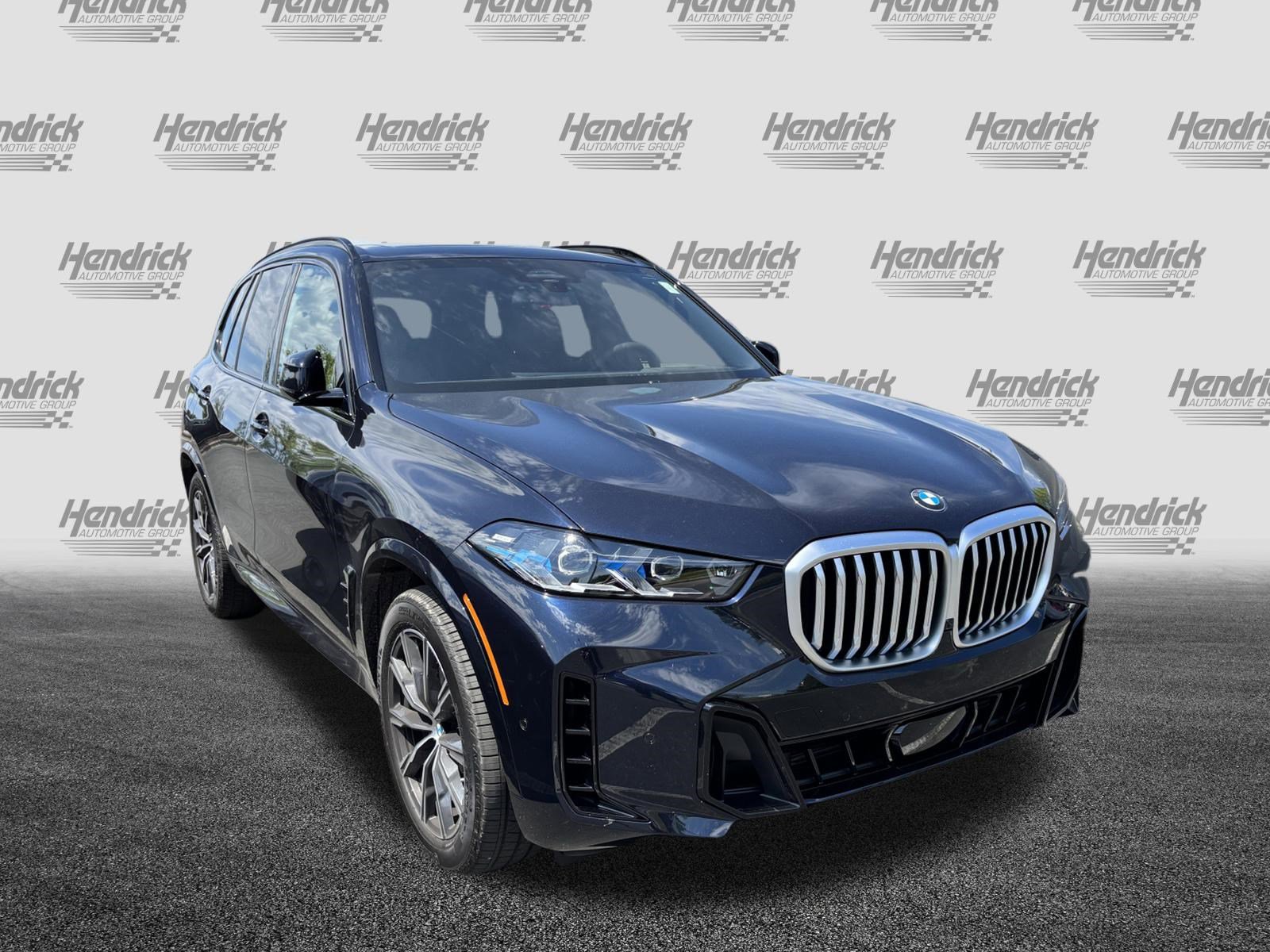 Certified 2026 BMW X5 xDrive40i w/ M Sport Package image 3