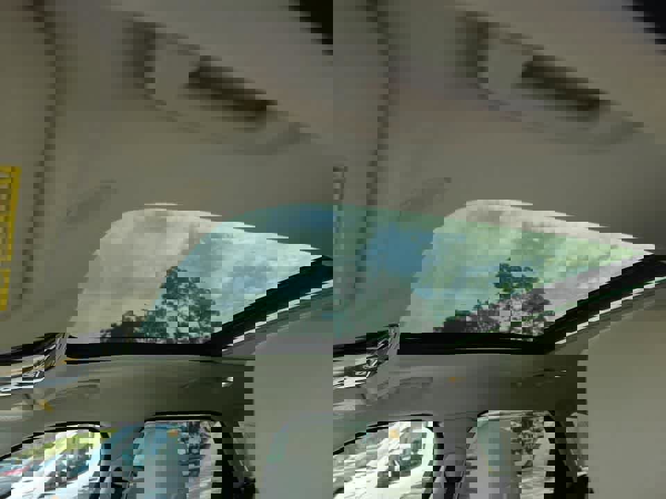 Used 2023 Land Rover Range Rover Velar S AWD/4WD image 7