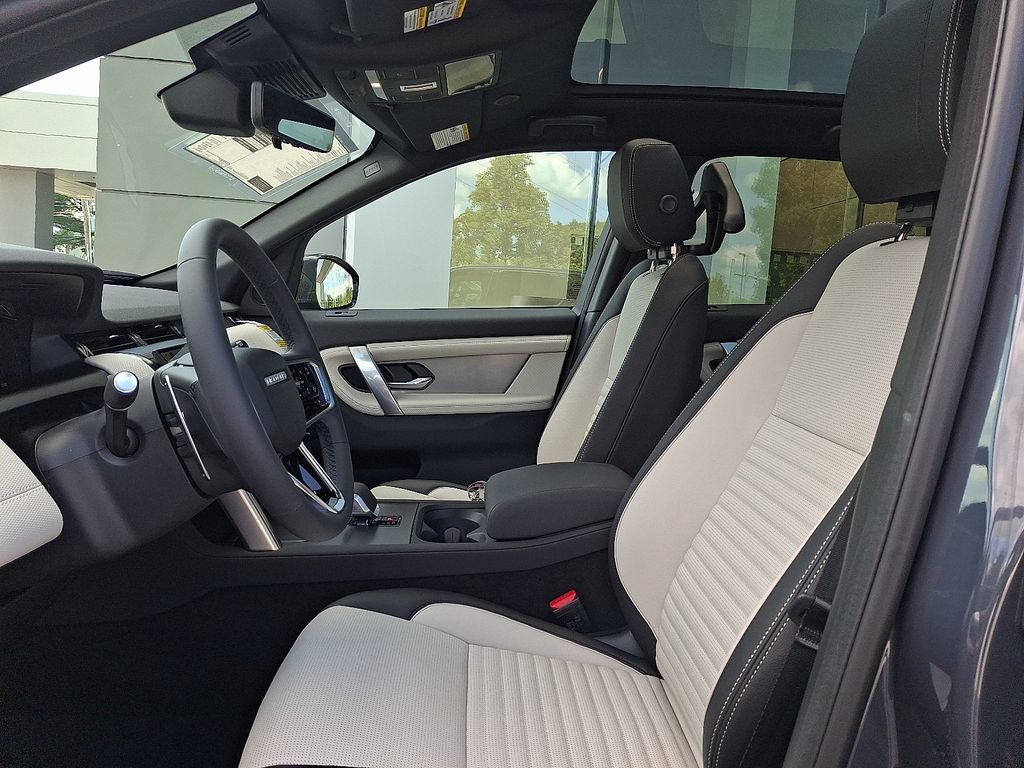 New 2026 Land Rover Discovery Sport Landmark AWD/4WD image 9