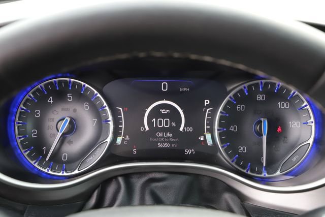 Used 2024 Chrysler Pacifica Touring-L FWD image 25